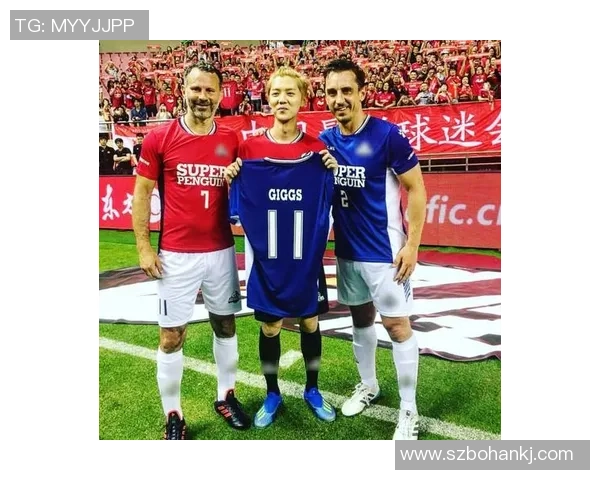 《从绿茵场到心动时刻:足球球星的浪漫爱情故事》 《从绿茵场到心动时刻:足球球星的浪漫爱情故事》